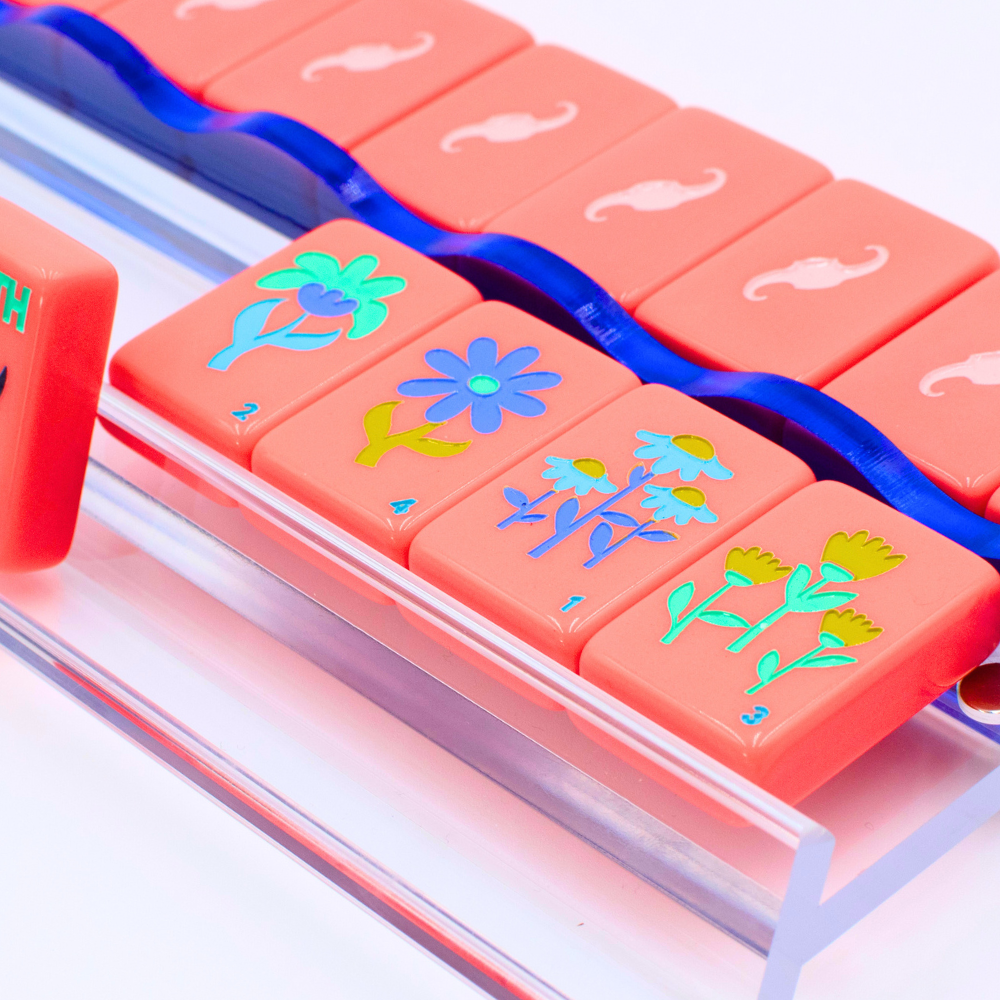 Wavy Acrylic Mahjong Racks | Many Colors | Magnetic Pushers: Multicolor